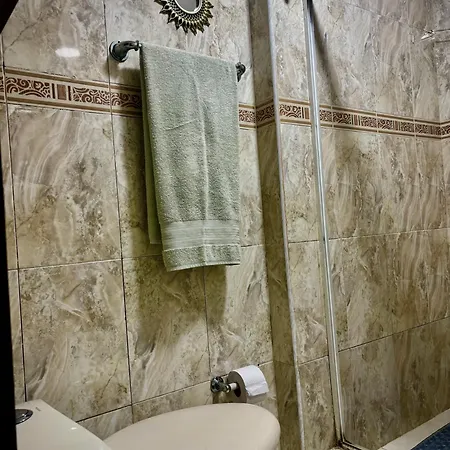 A 1 Cuadra De La Playa Con Piscina - Ubicacion Privilegiada Bocagrande- Comodo Estudio 211b *