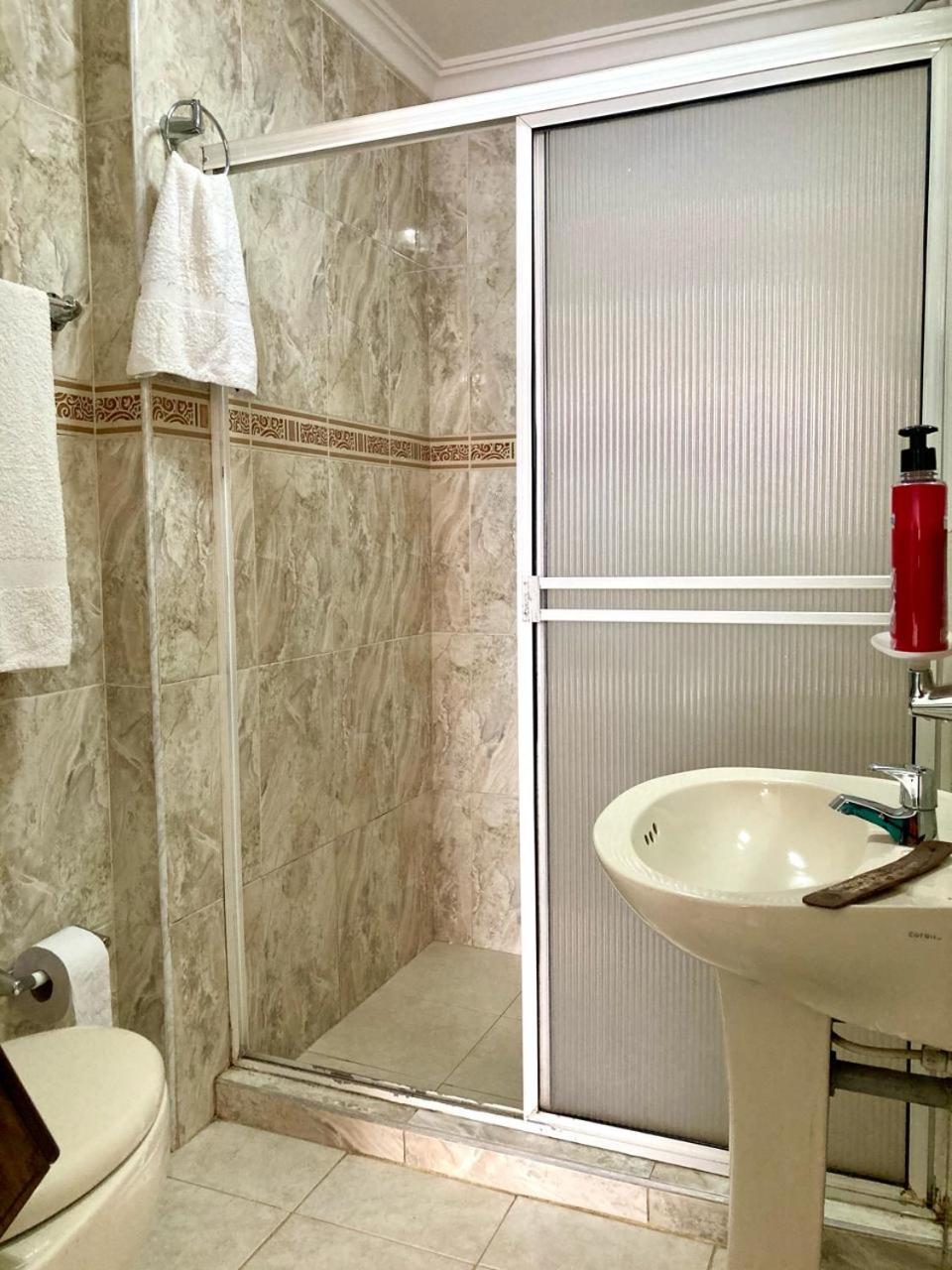 Comodo 211b Bocagrande Cerca A La Playa *